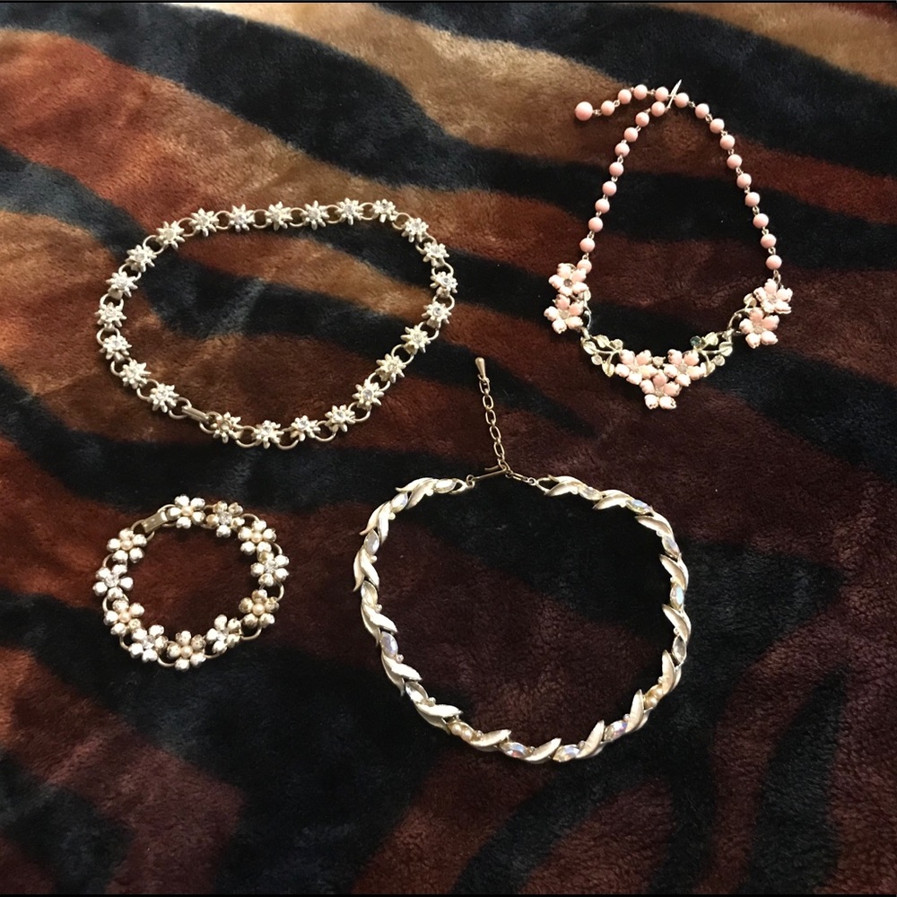 Vintage 1940s jewelry petite 4 pc Kramer, Coro, +